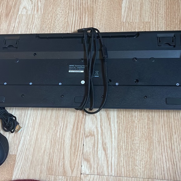 gaming keyboard and mouse it was only used one time it’s and onn gaming - Picture 8 of 11